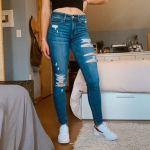American Eagle Distressed High Rise Jegging